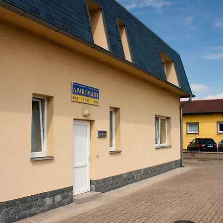 Apartmany Reko Kadan Exterior photo